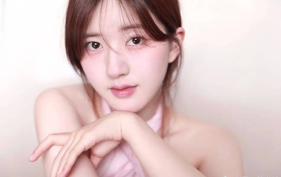 赵露思梦幻写真美若天仙！冰肌玉骨性感撩人