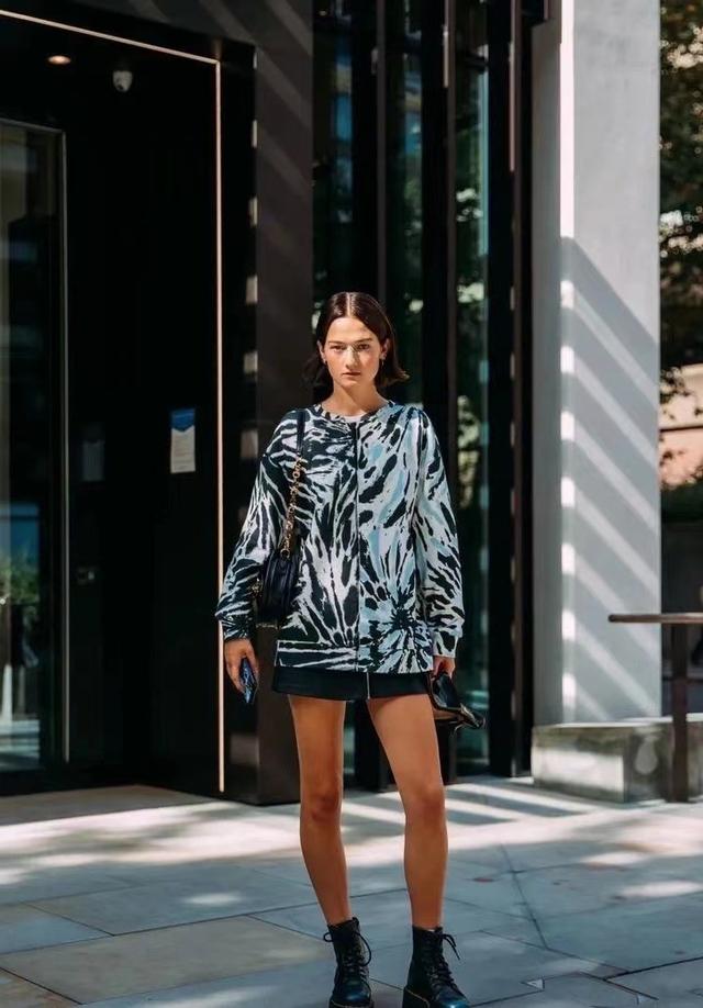 普通女人怎么拥有“时髦感”？建议换几种搭配思路，穿出博主范儿