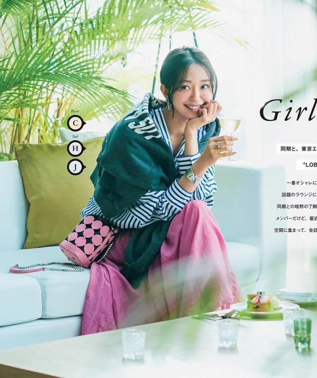 终于明白“穿衣好看”的秘诀！10件衣服10套穿搭，全是借鉴干货