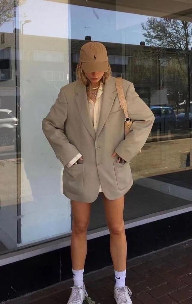 普通女人怎么拥有“时髦感”？建议换几种搭配思路，穿出博主范儿