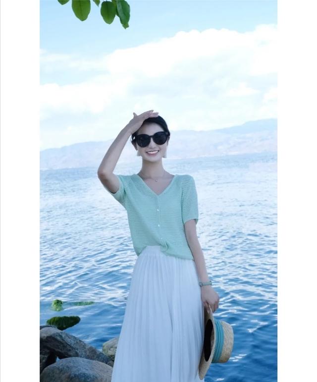 推荐适合普通女生的穿衣技巧，清爽简约又减龄！