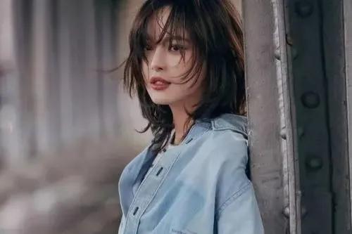 只剪不烫又好看的中长发有哪些?简约时尚的锁骨发好打理还显脸小