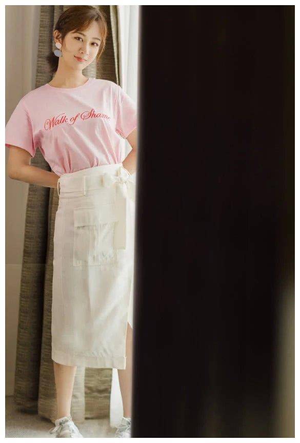 短发的杨紫很可爱，但她的长发旧照简直甜到上头！