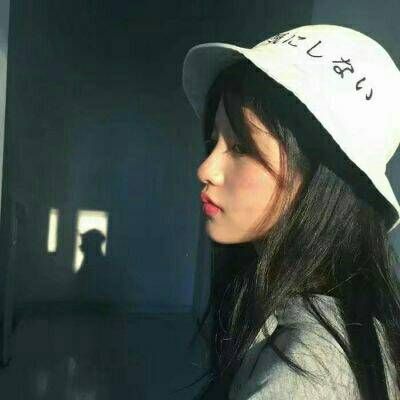 女同学穿丝袜玩我下面 还诱惑我跟她回家