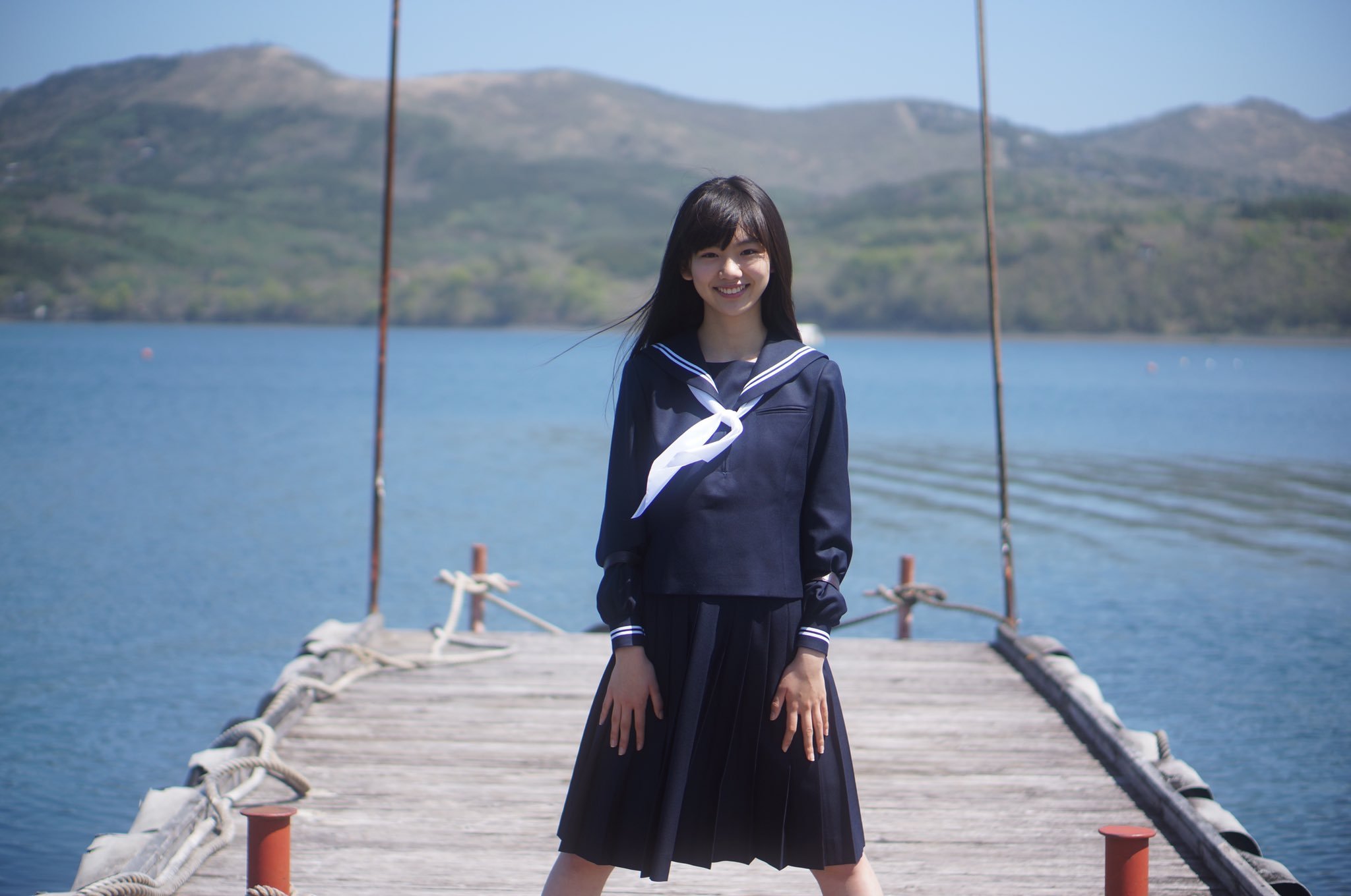 最适合穿校服的日本元气女孩竹内诗乃