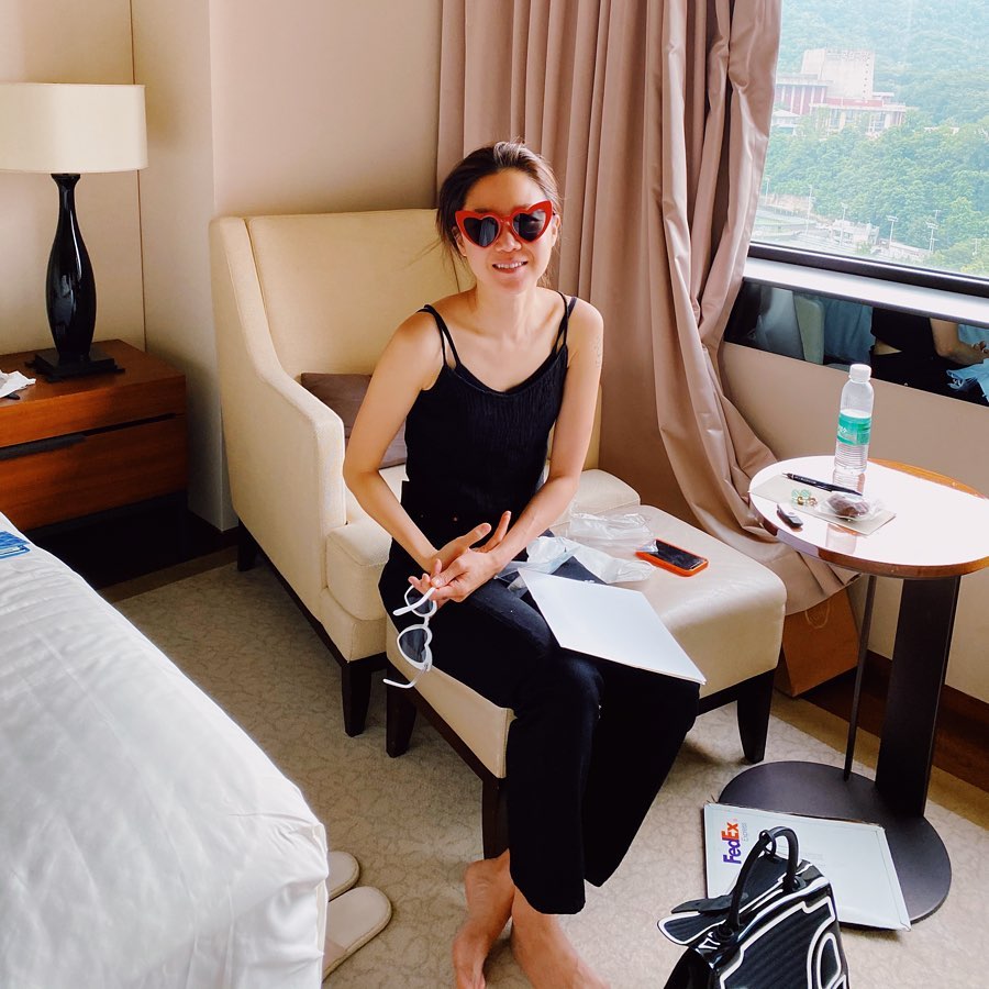 迎接夏季,这些韩国女星的墨镜一个比一个有型