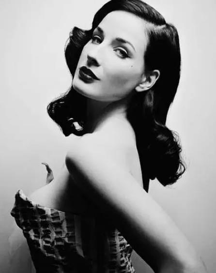 丰满又大的胸美女,世界十大最美胸部一览 丰满又大的胸美女,世界十大最美胸部一览