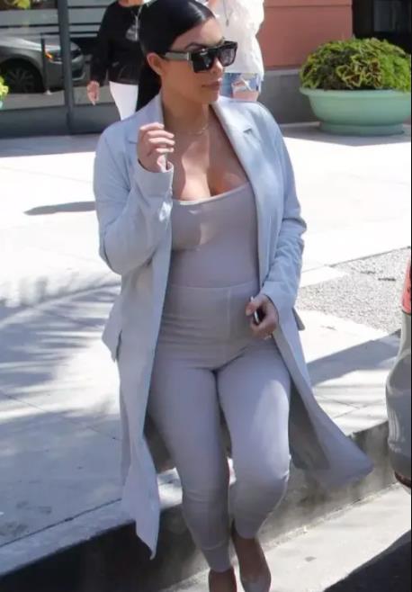 丰满又大的胸美女,世界十大最美胸部一览 丰满又大的胸美女,世界十大最美胸部一览