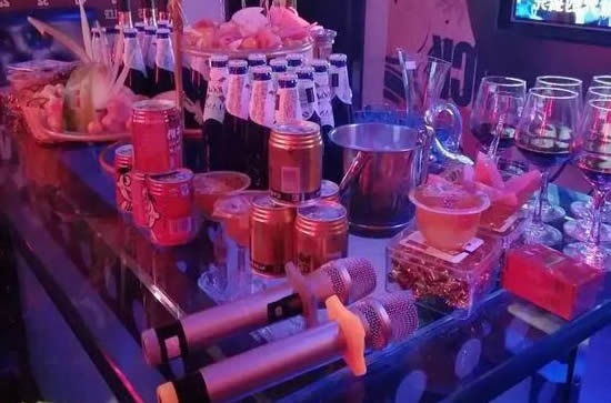 ktv公主可以对她做什么 华丽的背后其实是心酸 娱乐 第2张