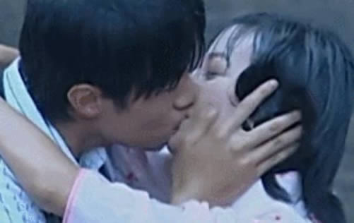 男女之间接吻会怀孕吗没干那种事