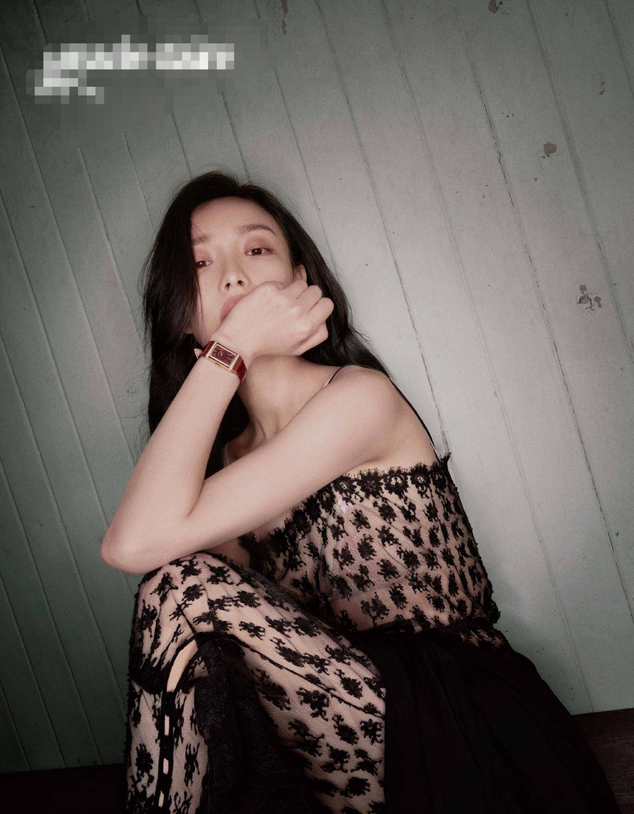 倪妮最新大片时尚衣服配皮草大衣，又美又拽太爱了