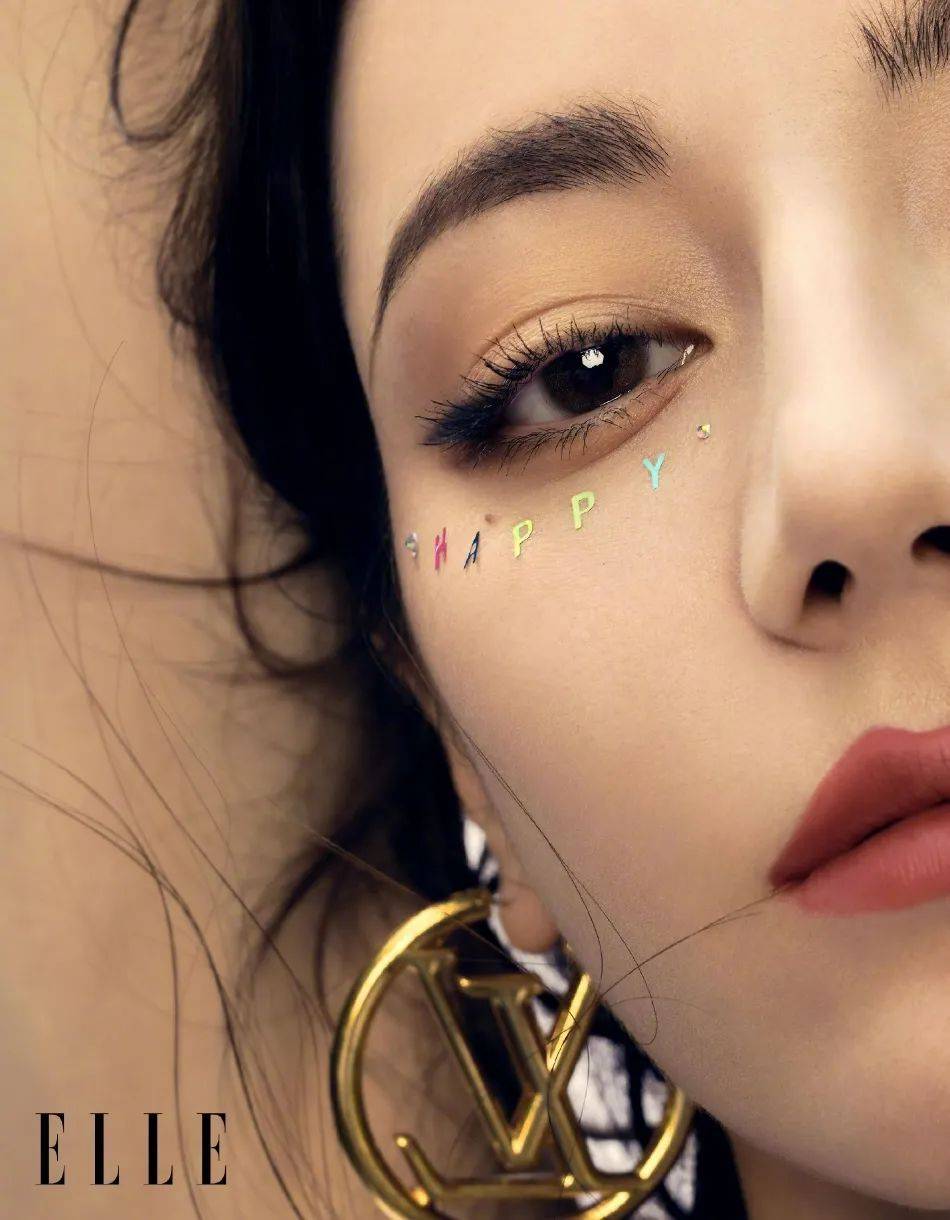 迪丽热巴仲夏靓丽写真！异域风情绝色美女太惊艳