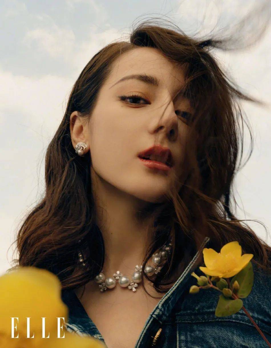 迪丽热巴仲夏靓丽写真！异域风情绝色美女太惊艳