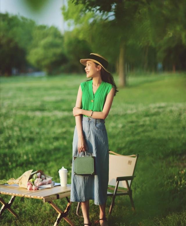 女人会不会穿看这三点！穿对衣服时尚减龄，穿不对身材浪费