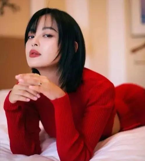 只剪不烫又好看的中长发有哪些?简约时尚的锁骨发好打理还显脸小