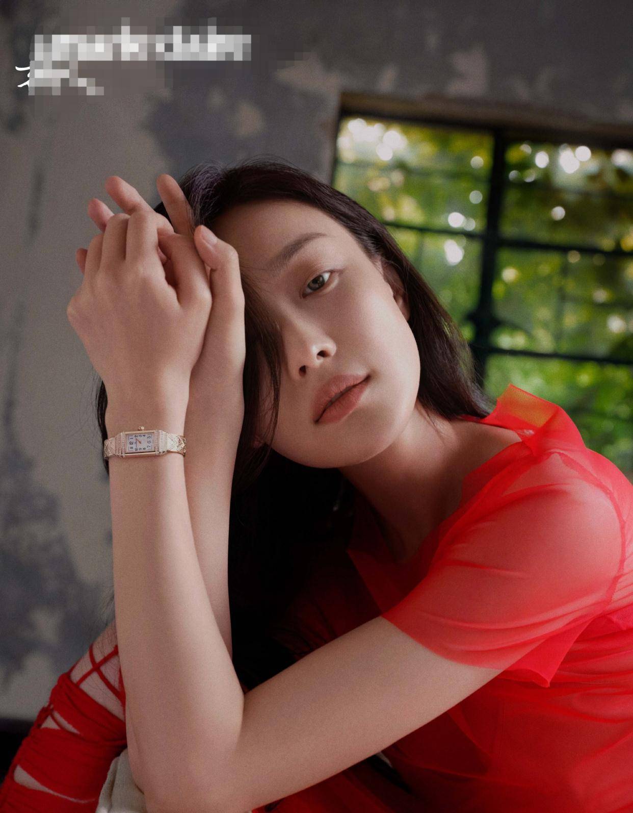 倪妮最新大片时尚衣服配皮草大衣，又美又拽太爱了