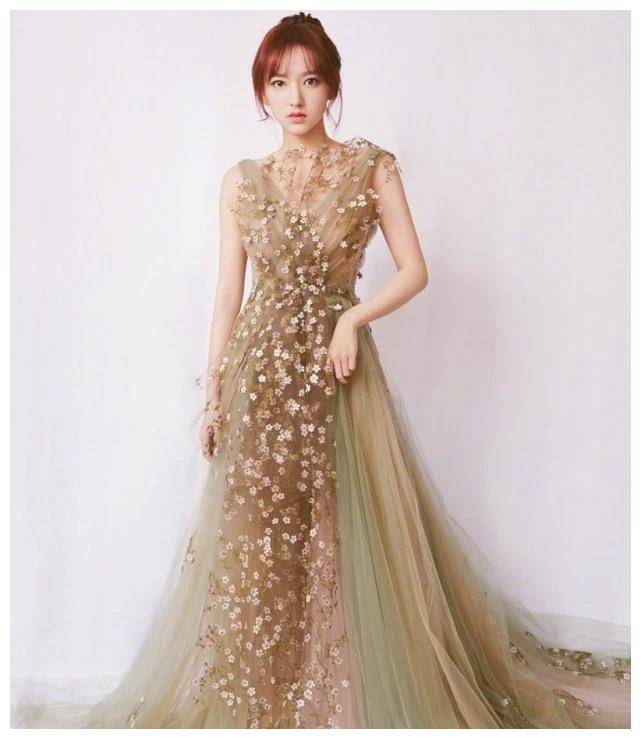21岁的程潇唯一一次穿花仙子裙,美到让人窒息