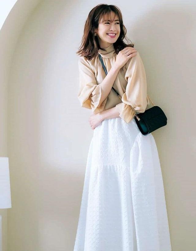 有品位的女人穿衣打扮遵循“三穿三不穿”原则,大方得体还有气质