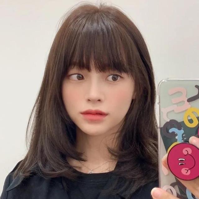 只剪不烫又好看的中长发有哪些?简约时尚的锁骨发好打理还显脸小