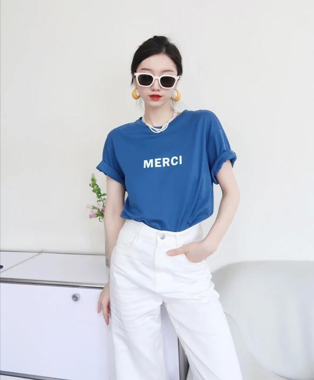 从发型和穿搭看女人气质,穿对衣服不仅高级更有魅力