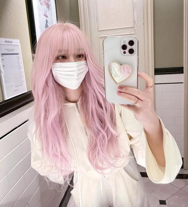 今秋别留黑长直了，试试这“4种”气质发型，减龄还显脸小