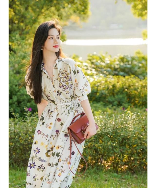 从发型和穿搭看女人气质,穿对衣服不仅高级更有魅力