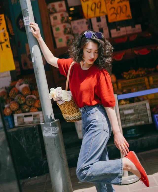 从发型和穿搭看女人气质,穿对衣服不仅高级更有魅力