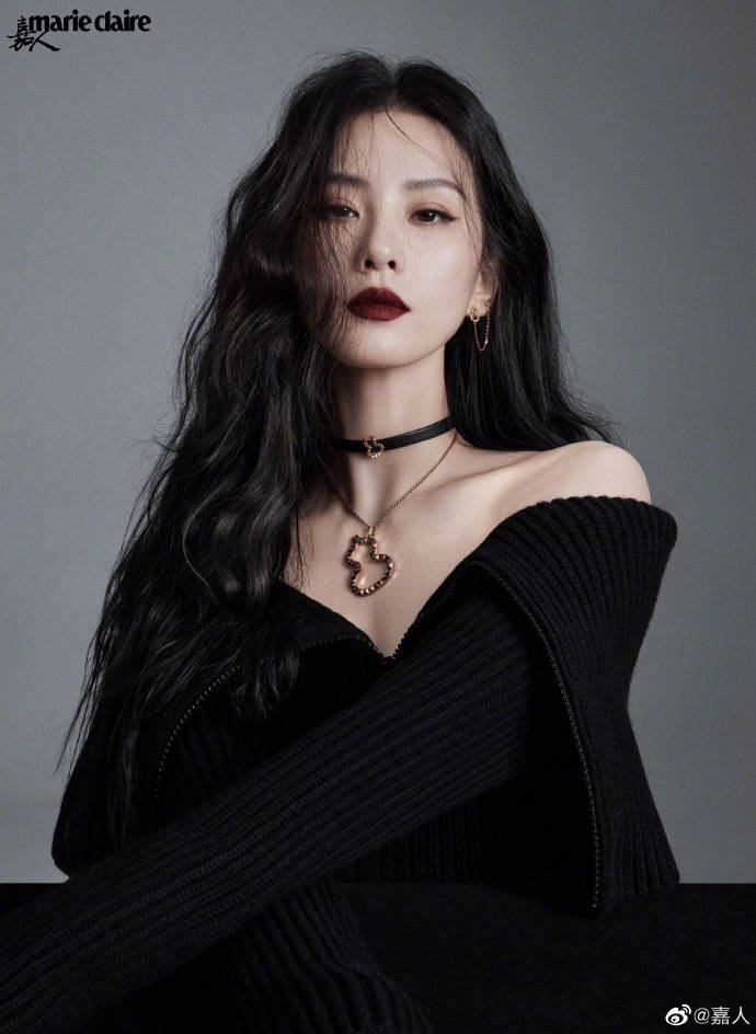 刘诗诗黑白写真性感酷飒！曼妙身材魅力不可小觑