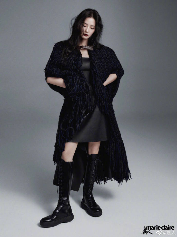 刘诗诗黑白写真性感酷飒！曼妙身材魅力不可小觑