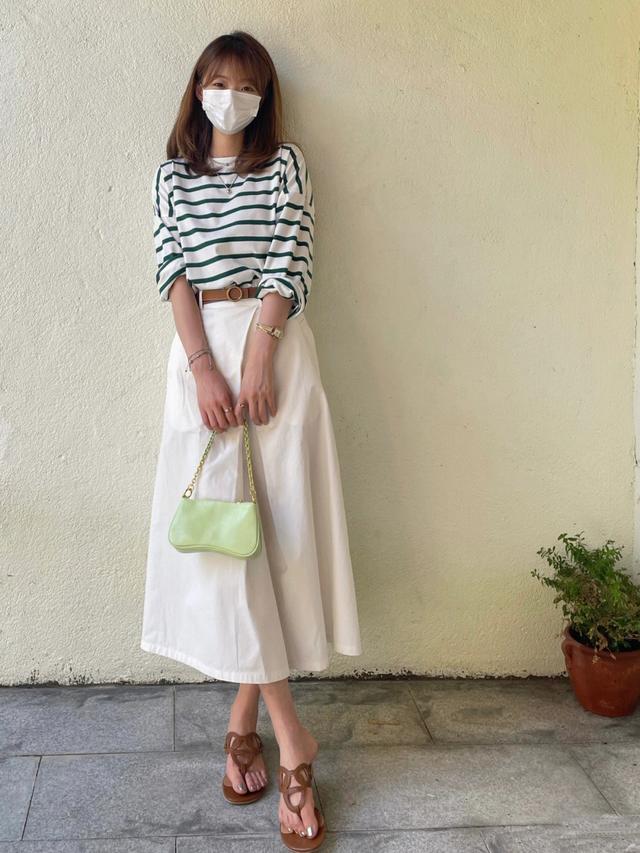 会打扮的人穿衣法则：不穿恨天高，妆容淡雅，裙子过膝，发要蓬松