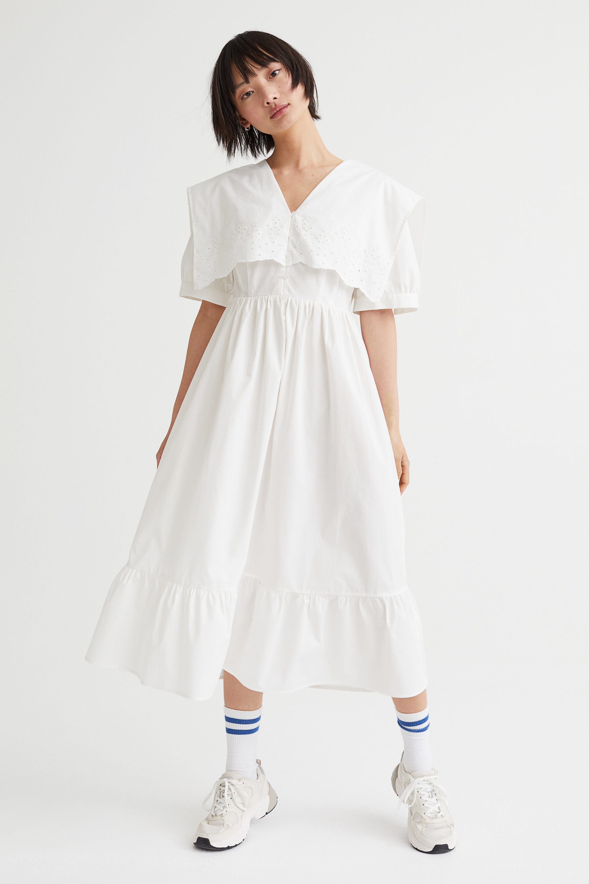 以蓝白色调与印花徜徉于蔚蓝海岸:H&M全新夏日度假系列