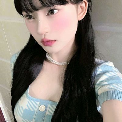 跑步机上边跑边顶 女教练的花样可真多