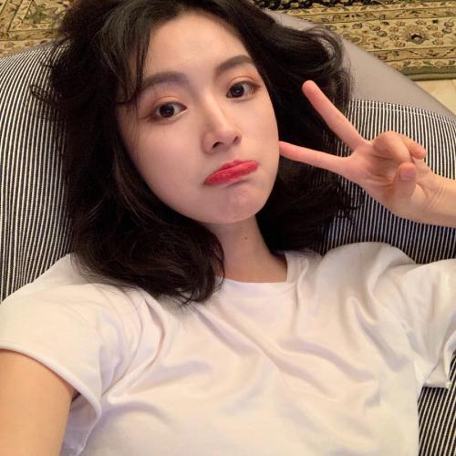 随着马儿的奔跑而深入 他的撞击也越来越重