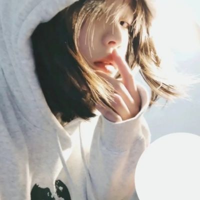 在停车场要了女朋友三次 直到妈妈打电话才放开她