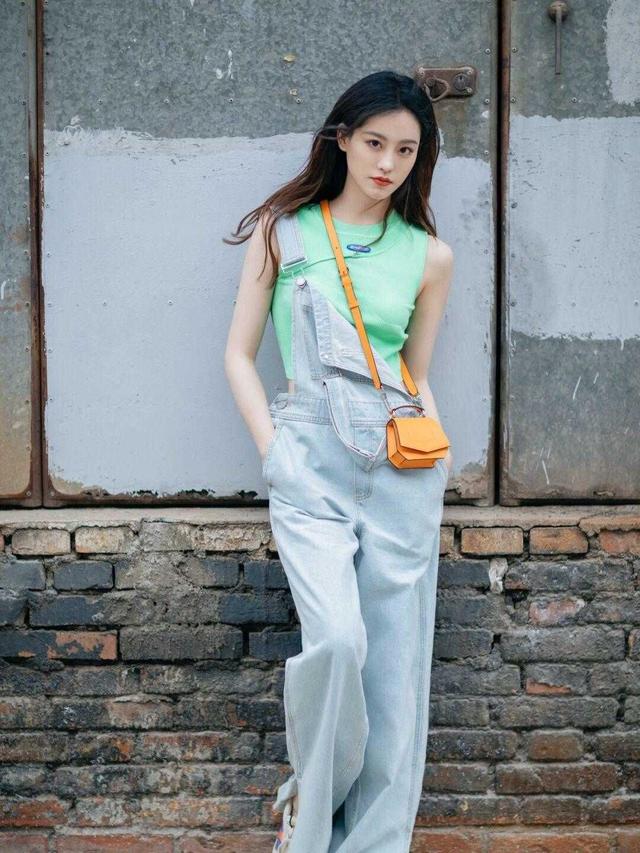 穿衣高级的女人有这5个特点,一看就很有氛围感