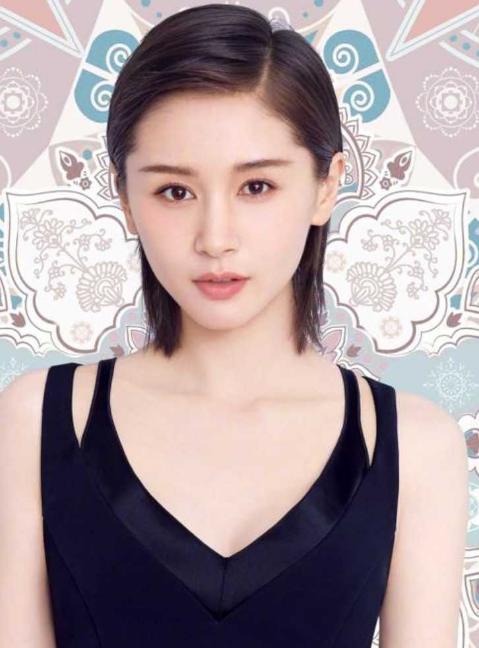 发型不对穿搭作废!这样选发型,不用打理都很好看