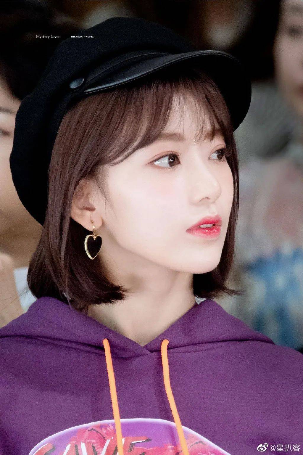 日本女星宮脇咲良写真大秀长腿,五官精致太美丽!