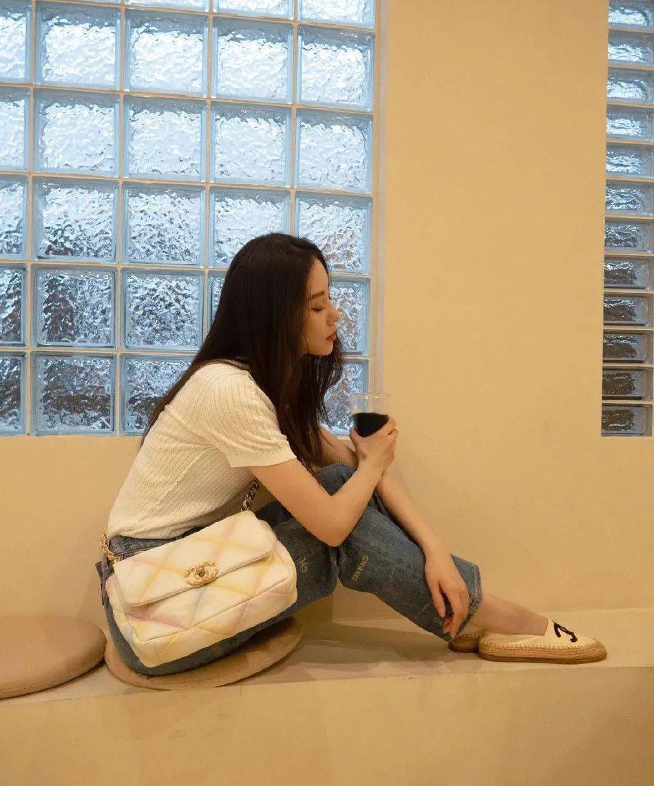 美女演员刘诗诗素雅写真超靓丽！清纯温婉太有气质了