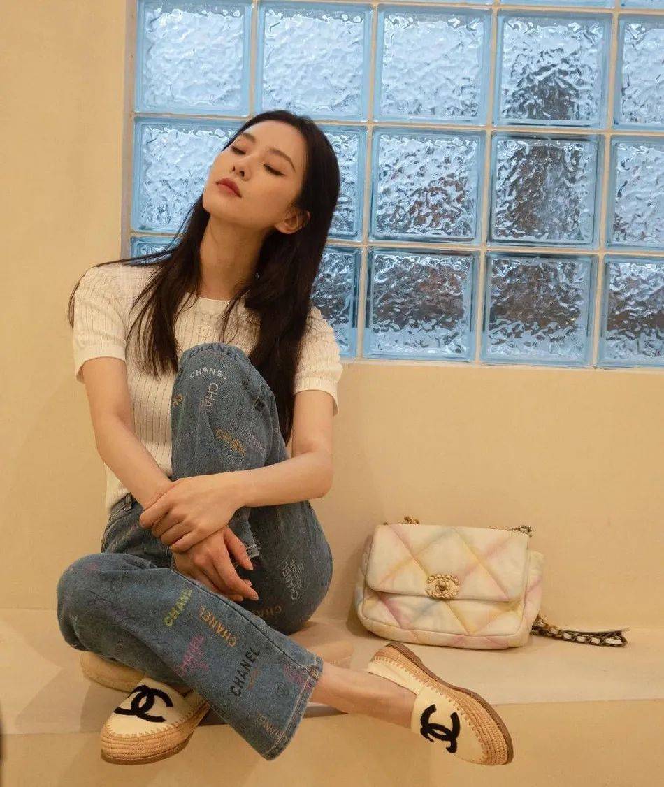 美女演员刘诗诗素雅写真超靓丽！清纯温婉太有气质了