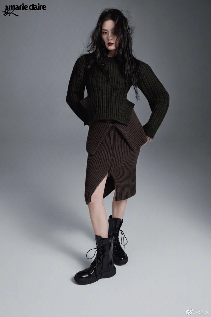 刘诗诗黑白写真性感酷飒！曼妙身材魅力不可小觑