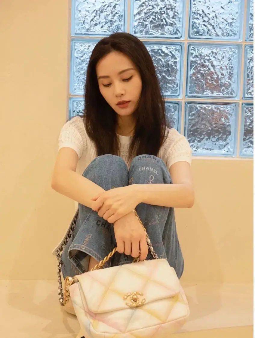 美女演员刘诗诗素雅写真超靓丽！清纯温婉太有气质了