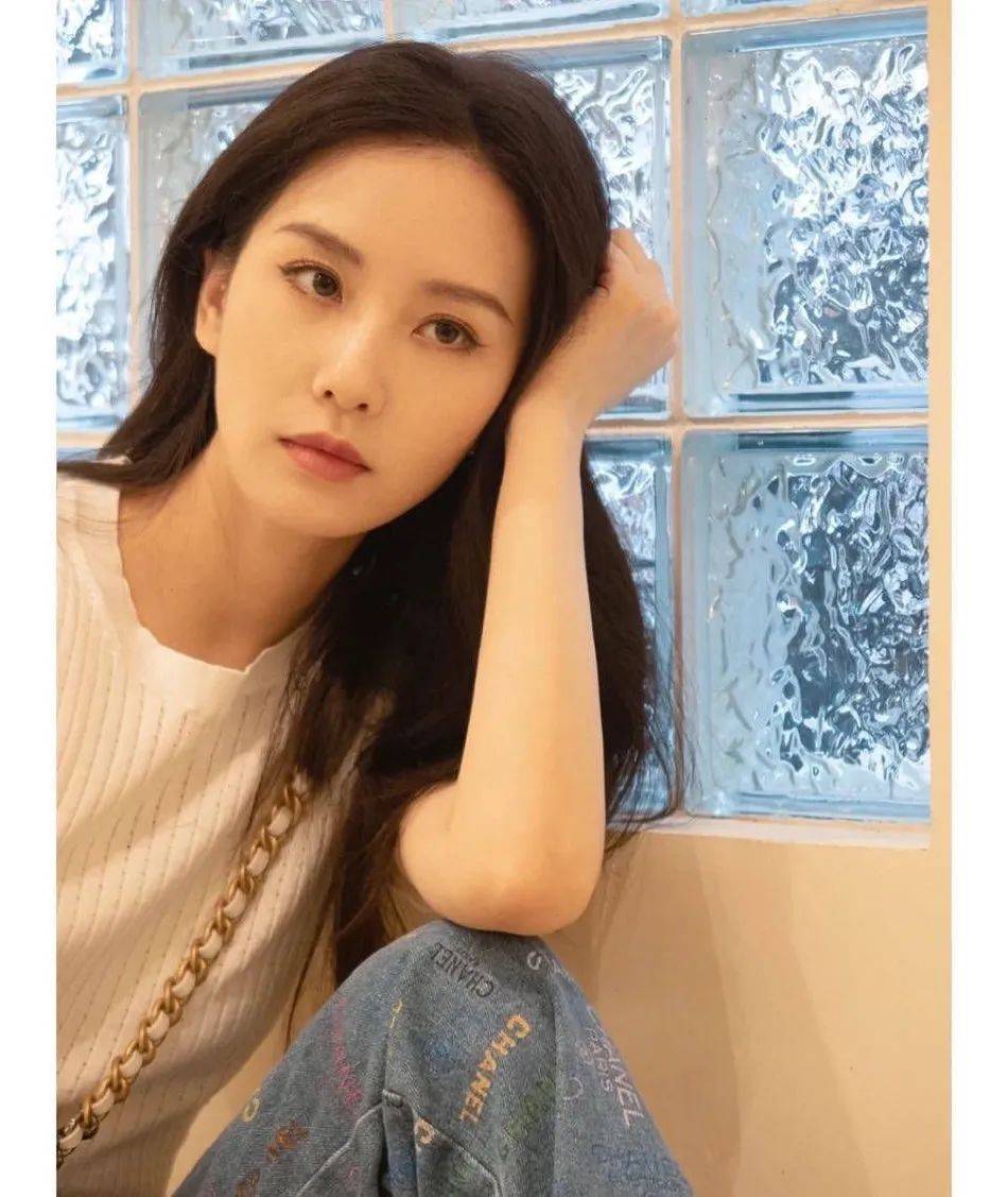 美女演员刘诗诗素雅写真超靓丽！清纯温婉太有气质了