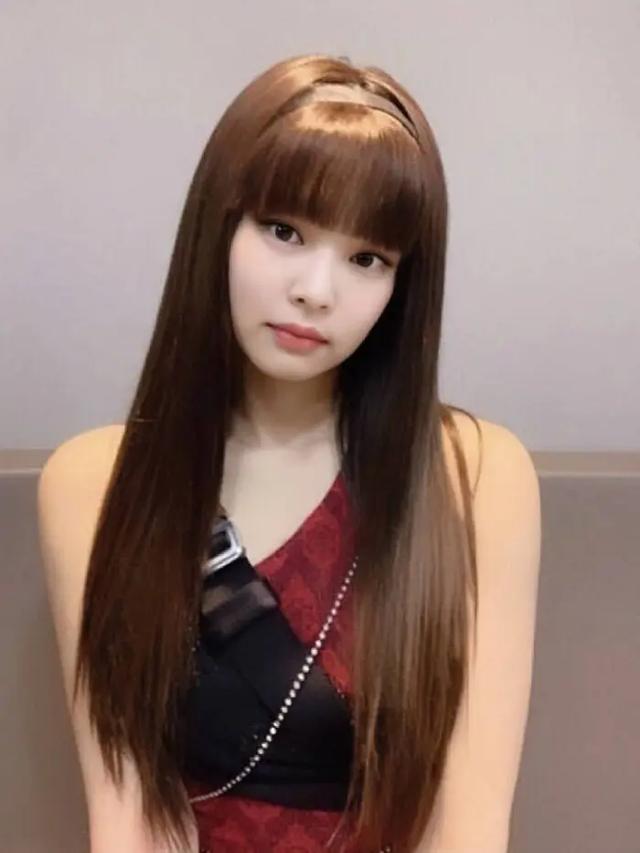 30岁的女生建议试试这3款长发，修饰脸型又有气质，女明星都爱