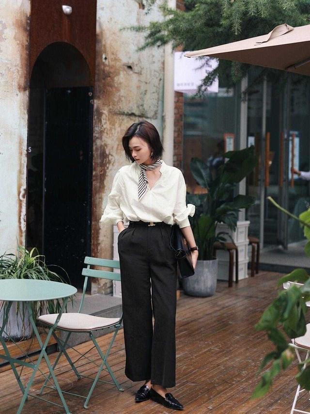 穿衣高级的女人有这5个特点,一看就很有氛围感