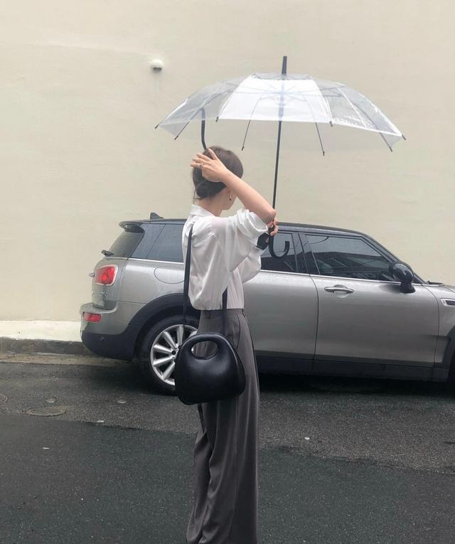 会打扮的人穿衣法则：不穿恨天高，妆容淡雅，裙子过膝，发要蓬松