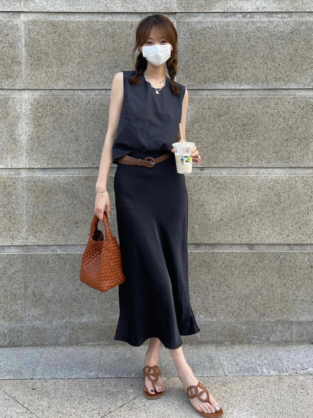 会打扮的人穿衣法则：不穿恨天高，妆容淡雅，裙子过膝，发要蓬松