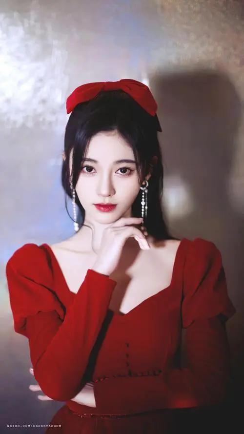 30岁的女生建议试试这3款长发，修饰脸型又有气质，女明星都爱