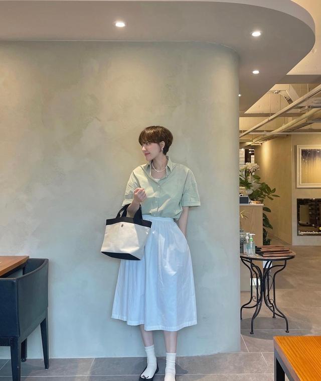 会打扮的人穿衣法则：不穿恨天高，妆容淡雅，裙子过膝，发要蓬松