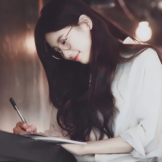 30岁的女生建议试试这3款长发，修饰脸型又有气质，女明星都爱