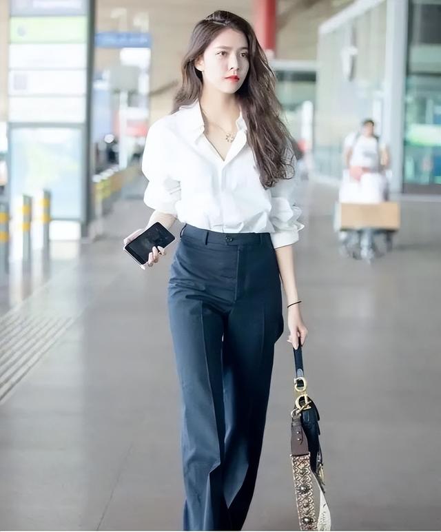 穿衣高级的女人有这5个特点,一看就很有氛围感